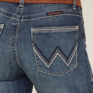 EUC Wrangler Women's Ultimate Riding Willow Lovette Bootcut blue Jeans size 7-8